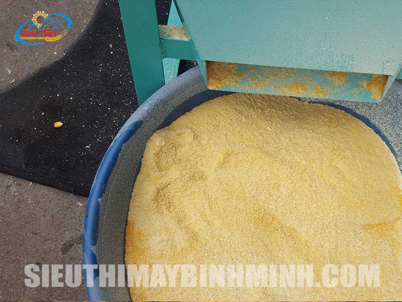 may-nghien-thuc-an-chan-nuoi