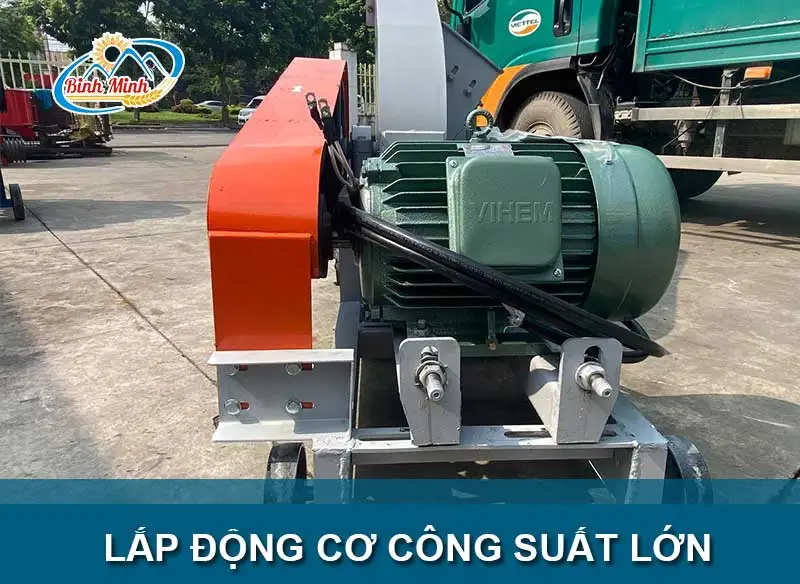 may-bam-go-cong-suat-lon