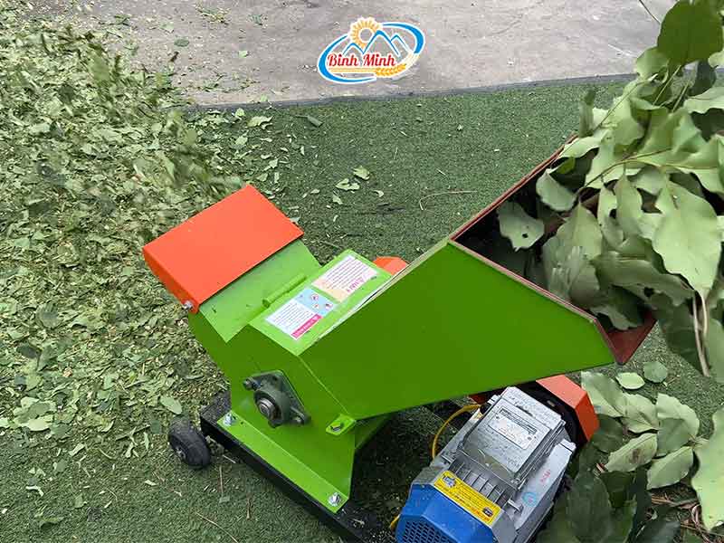 máy băm cỏ - băm cành cây