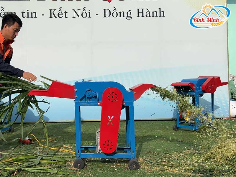 máy băm cỏ 7TA