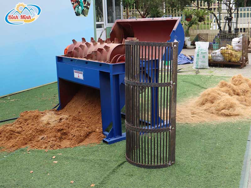 buồng làm việc máy xay xơ dừa